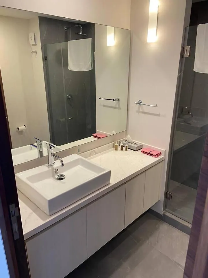 Private Rooftop, 1Br Ph, 2Ba, Sauna, Gym, Pool Playa del Carmen