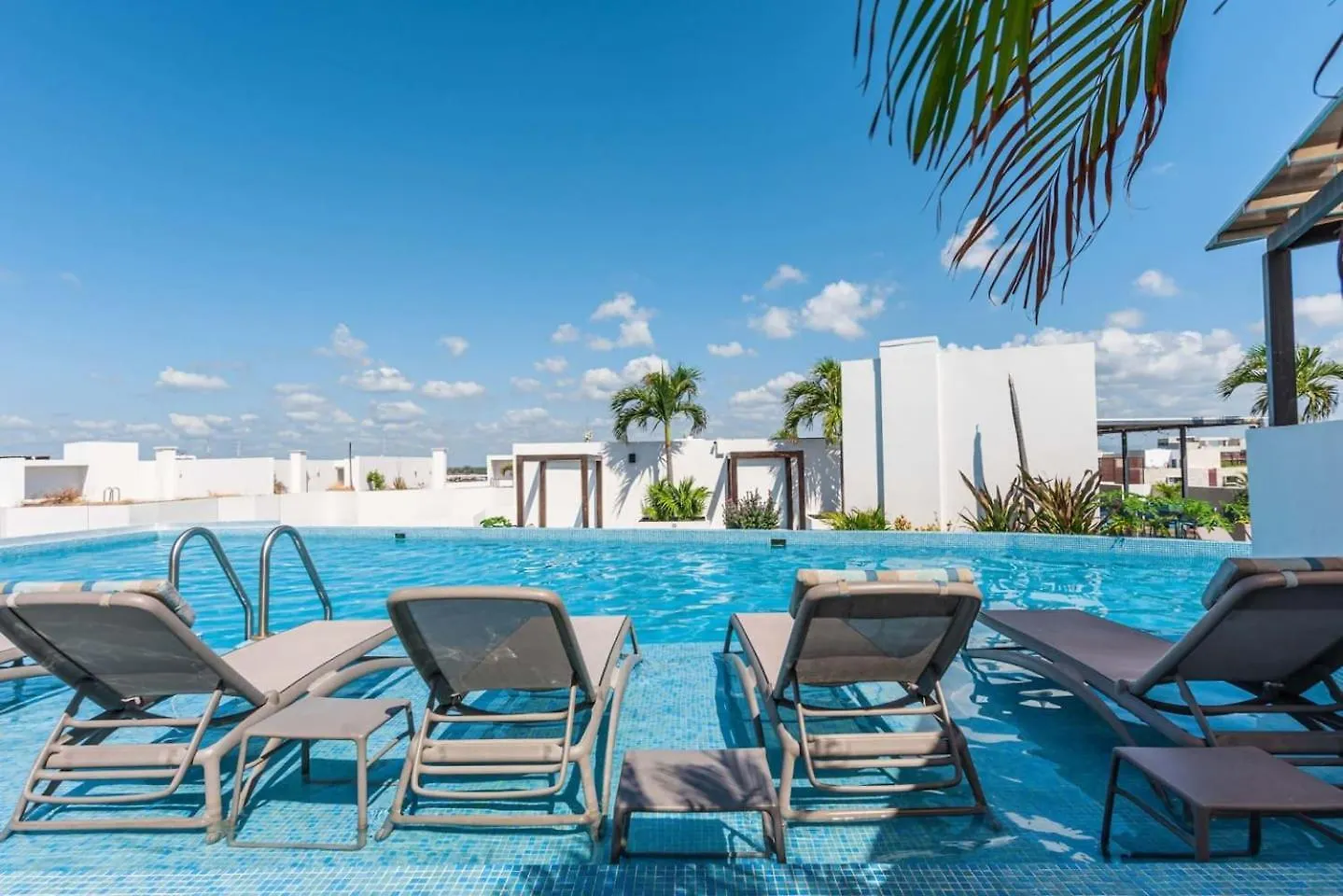 Private Rooftop, 1Br Ph, 2Ba, Sauna, Gym, Pool Playa del Carmen